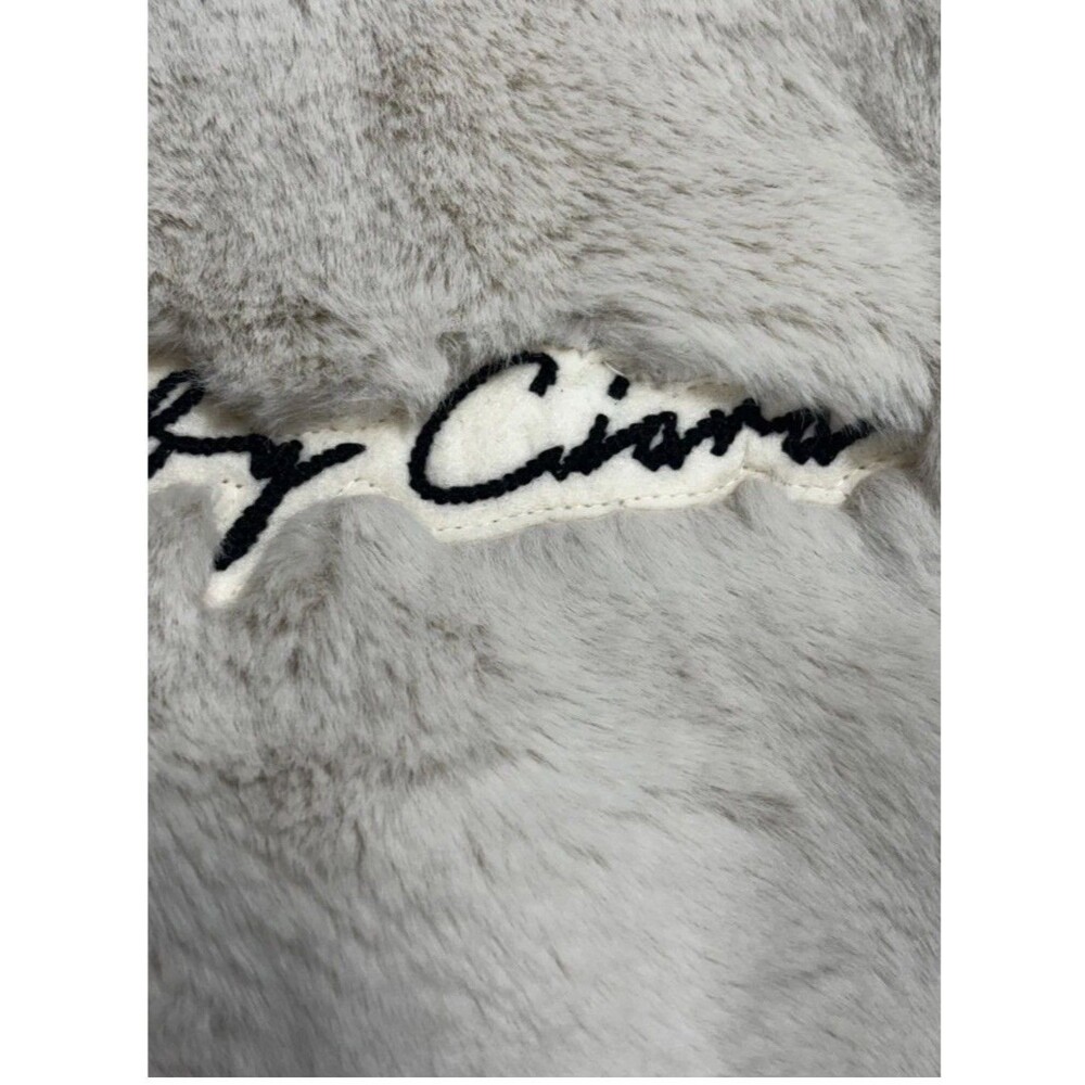 Ciara Love Is The Answer Faux Fur Jacket Xs - Picture 3 of 7